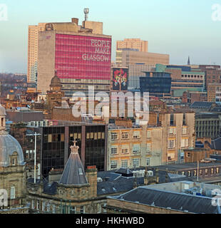 Panorama dello skyline di Glasgow, Strathclyde, Scozia, Regno Unito, G1 1QE che guarda verso George Square e l'est Foto Stock