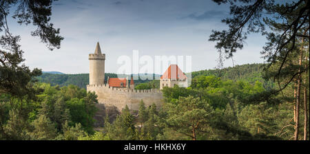 Il castello di Kokorin nella Boemia centrale, Repubblica Ceca, Europa Foto Stock