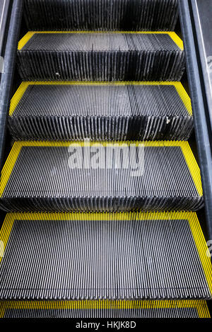 Dettaglio delle scale di Escalator. Foto Stock