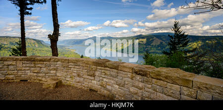 Vista da Nancy Russell Memorial Lookout in corrispondenza del bordo del Capo Horn. Foto Stock