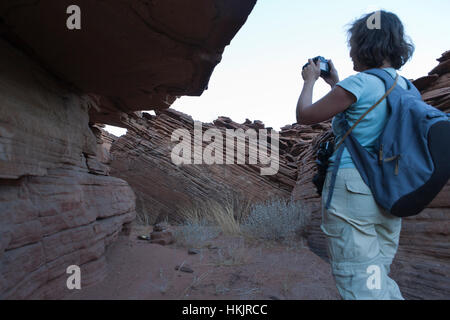 Fotografare le rocce nella zona di Twyfelfontein Damaraland Namibia Foto Stock