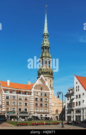 La Chiesa di San Pietro è situato nella città vecchia di Riga, Lettonia, Paesi Baltici, Europa Foto Stock