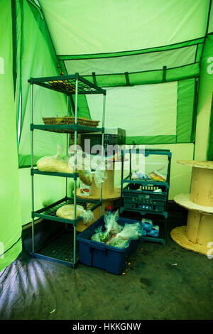 Sheffield, Regno Unito. Il 29 gennaio 2017. Contributi alimentari provenienti da imprese locali a Sheffield Tendopoli. 29 gennaio 2017 Credit: Gary Bagshawe/Alamy Live News Foto Stock