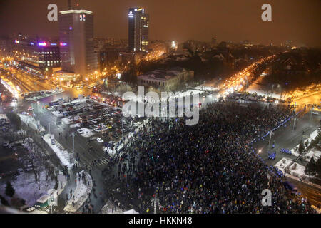 Bucarest, Romania. Il 29 gennaio, 2017. Cinquanta mila persone marzo attraverso la capitale rumena per protestare contro il governo prigioniero del piano di perdono, soprattutto per la corruzione. Credito: Gabriel Petrescu/Alamy Live News Foto Stock