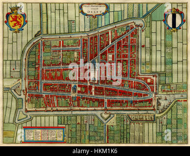 Questa antica mappa di Delft, creata dal famoso cartografo Blaeu nel 1649, mostra la città di Delft nei Paesi Bassi con una dettagliata accuratezza geografica. Il lavoro di Blaeu è noto per la sua precisione e qualità artistica, rappresentando i Paesi Bassi durante il XVII secolo. Si tratta di un prezioso documento storico che offre approfondimenti sulle tecniche cartografiche dell'epoca. Foto Stock