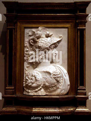 "Alessandro Magno" di Andrea del Verrocchio presenta il famoso capo militare in un suggestivo ritratto. L'attenzione al dettaglio e la padronanza della fusione in bronzo di Verrocchio hanno reso questo un contributo significativo all'arte rinascimentale. Foto Stock