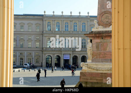 Il 'Palais Barberini e obelisco "Alter Markt" in Potsdam mostra Museo Foto Stock