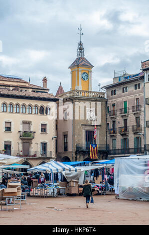 Strada del mercato nella città di Vic, barcellona catalogna Foto Stock