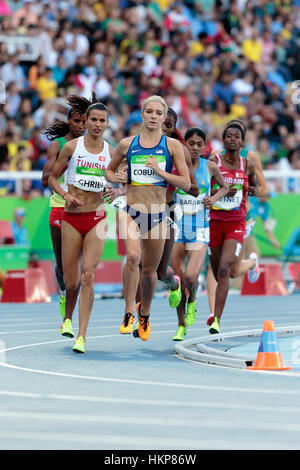 Rio de Janeiro, Brasile. Il 13 agosto 2016. Atletica, Emma Coburn (USA) a competere in donne 3000m Siepi riscalda al 2016 Olympic Estate Ga Foto Stock