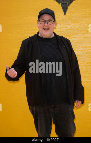 Londra, Regno Unito. Il 28 gennaio 2017. Johnny Vegas. Warner Bros Foto presenta una schermatura di Gala del LEGO Batman il filmato a Empire Cineworld in Leicester Square. Foto Stock