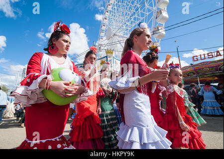 La fiera di Siviglia (ufficialmente Feria de abril de Sevilla, 'Seville fiera di aprile') è tenuto nella capitale andalusa di Siviglia. Foto Stock