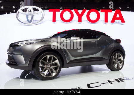 Francoforte, Germania - 16 SET 2015: Toyota C-HR concept car al IAA 2015. Foto Stock
