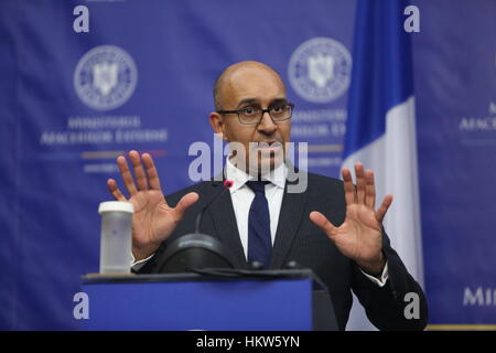 Bucarest, Romania. 30 gen, 2017. Harlem Désir, Segretario di Stato francese per gli affari europei parla nel corso di una conferenza stampa. Credito: Gabriel Petrescu/Alamy Live News Foto Stock