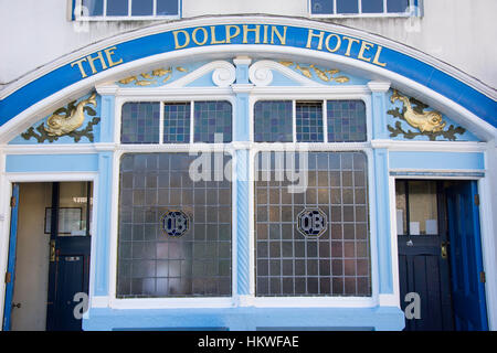 Facciata ornata del XIX secolo il Dolphin Hotel, il Barbican, Plymouth Devon, Inghilterra, Regno Unito Foto Stock