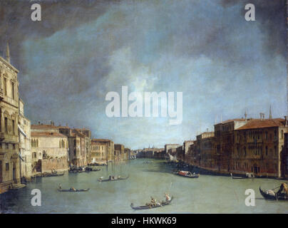 Questo dipinto di Giovanni Antonio Canal, noto anche come Canaletto, raffigura il Canal grande di Venezia, visto da Palazzo Balbi. Il dipinto cattura la grandezza architettonica e la vita vivace lungo il canale nella Venezia del XVIII secolo. Foto Stock