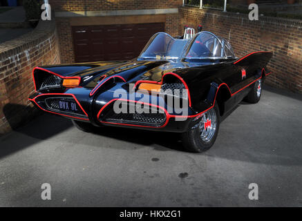 Anni sessanta TV show Batmobile replica, l'originale costruita da George Barris da una Lincoln Futura Visualizza concept car Foto Stock