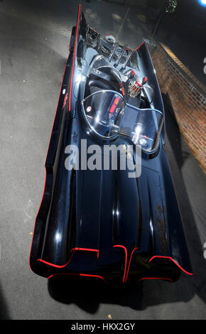 Anni sessanta TV show Batmobile replica, l'originale costruita da George Barris da una Lincoln Futura Visualizza concept car Foto Stock