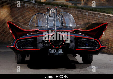 Anni sessanta TV show Batmobile replica, l'originale costruita da George Barris da una Lincoln Futura Visualizza concept car Foto Stock