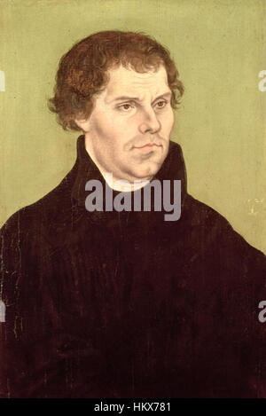 Questo dipinto del 1526 di Martin Lutero di Lucas Cranach cattura la figura chiave della riforma. L'opera riflette il significato religioso e storico della vita di Lutero, posizionandolo come figura centrale nella riforma religiosa durante il XVI secolo. Foto Stock