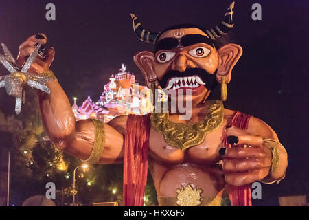 Narakasura effigie vicino Maruti Temple Diwali Panjim Goa in India Foto Stock