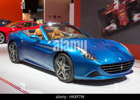 AMSTERDAM - 16 Aprile 2015: Ferrari F12 la berlinetta auto sportiva al AutoRAI 2015. La F12 la berlinetta deputata nel 2012 e sostituisce la serie 599 gran Foto Stock