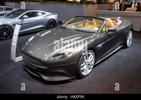 AMSTERDAM - 16 Aprile 2015: Aston Martin Vanquish Volante auto sportiva al AutoRAI 2015. Foto Stock