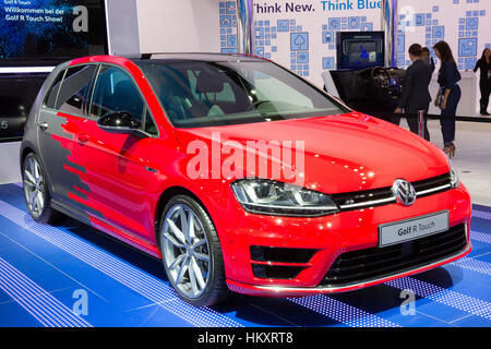 Francoforte, Germania - 16 SET 2015: Volkswagen Golf R Touch concetto reveiled presso la IAA 2015. Foto Stock