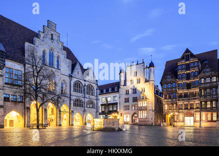 Il municipio storico, Tempelhaus o Tempelherrenhaus e Wedekindhaus, atmosfera serale, luogo di mercato, Hildesheim, Bassa Sassonia Foto Stock