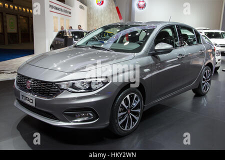 Bruxelles - Jan 12, 2016: Nuova Fiat Tipo 2016 sul display a Bruxelles Motor Show. Foto Stock