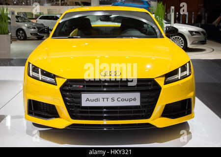 Bruxelles - Jan 12, 2016: Audi TT Coupé s sul display a Bruxelles Motor Show Foto Stock