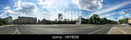 Bucarest, Romania - 28 Maggio 2016: vista panoramica di Piazza Vittoria, incrocio principale nel centro di Bucarest di alcune delle strade principali Calea Victor Foto Stock