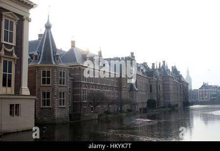 Binnenhof con Het Torentje (piccola Torre), uffici del Primo Ministro olandese Mark Rutte, l'Aia (Den Haag), Paesi Bassi. Foto Stock