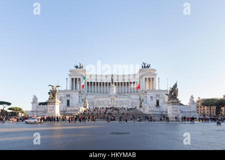 Monumento Vittoriano, Altare della Patria, a Vittorio Emanuele II in Piazza Venezia, Roma, Italia Foto Stock