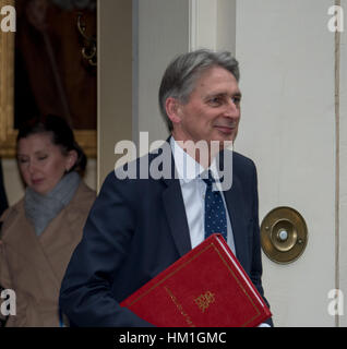 Londra, Regno Unito. 31 gennaio, 2017. Phillip Hammond, Cancelliere, foglie 11 di Downing Street per il dibattito Brexit Credito: Ian Davidson/Alamy Live News Foto Stock