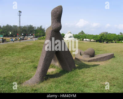 La scultura in pietra a Shanghumugham beach. Trivandrum , Kerala, India. Shankumugham Beach è una spiaggia a Thiruvananthapuram distretto di Kerala, indi sud Foto Stock