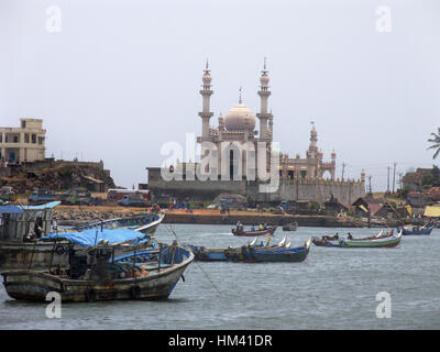 Barche da pesca, Trivandrum beach, Kerala, India Foto Stock