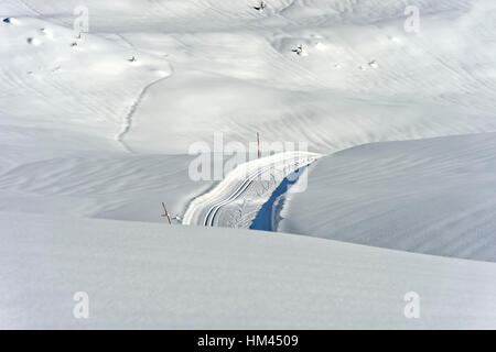 Sci di fondo corsa del Trans-Jura Swiss a lunga distanza sentiero sci, sci nordico centro Saint-Cergue, Vaud, Svizzera Foto Stock