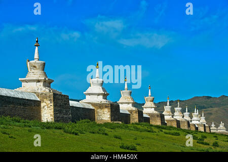 Esterno della parete del contenitore con stupa Soyombo intorno il Erdene Zuu monastero,Karakorum, Kharkhorin, Mongolia Foto Stock