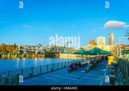OSAKA, Giappone - 1 Dicembre 2015: Universal Studios Japan (USJ). Secondo 2014 Indice tema attrazione globale Rapporto sulla presenza, USJ è classificato quinto Foto Stock