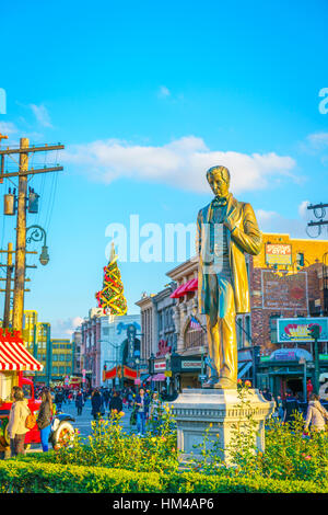 OSAKA, Giappone - 1 Dicembre 2015: Universal Studios Japan (USJ). Secondo 2014 Indice tema attrazione globale Rapporto sulla presenza, USJ è classificato quinto Foto Stock