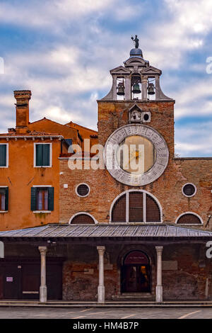 Italia Veneto Venezia Sestiere di San Polo - Chiesa di San Giacomo di Rialto Foto Stock