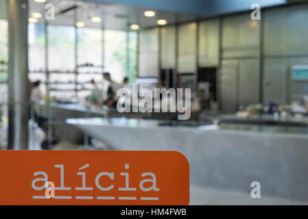 La Fundació Alícia. Alícia, Ali-mentació ho cièn-cia (Alice, l alimentazione e la scienza), è un centro di ricerca dedicato all innovazione tecnologica in cuisin Foto Stock