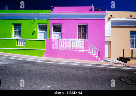 Case colorate in Bo Kaap area, un ex quartiere Malese di Città del Capo in Sud Africa Foto Stock