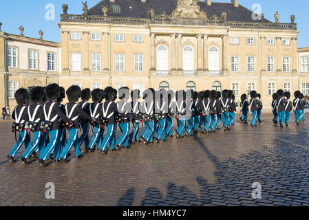 Modifica del Danish Royal Guard, Copenhagen, Danimarca Foto Stock