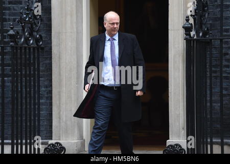 Segretario dei trasporti Chris Grayling lascia 10 Downing Street, Londra, dopo una riunione del gabinetto. Foto Stock