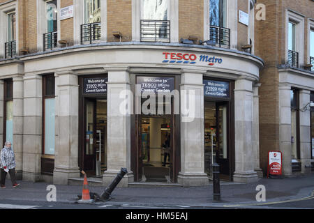 Tesco metro store nel west end di Londra Foto Stock