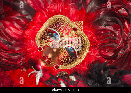 Venezia - febbraio 5: partecipante in costume in Piazza San Marco durante il Carnevale di Venezia il 5 febbraio 2013 a Venezia, Italia. Questo anno il carnevale Foto Stock