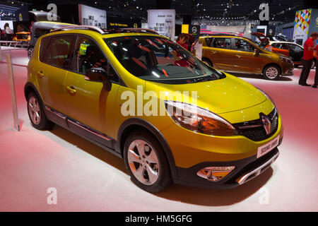 Francoforte, Germania - Sep 13: Renault Scénic XMod presso la IAA motor show il Sep 13, 2013 a Francoforte. Più di 1.000 espositori provenienti da 35 paesi sono Foto Stock