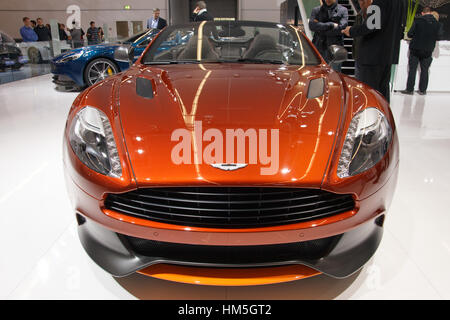 Francoforte, Germania - Sep 20: Aston Martin Vanquish Volante Cabrio presso la IAA motor show il Sep 20, 2013 a Francoforte. Foto Stock