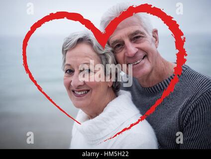 Coppia senior che abbraccia ogni altro Foto Stock